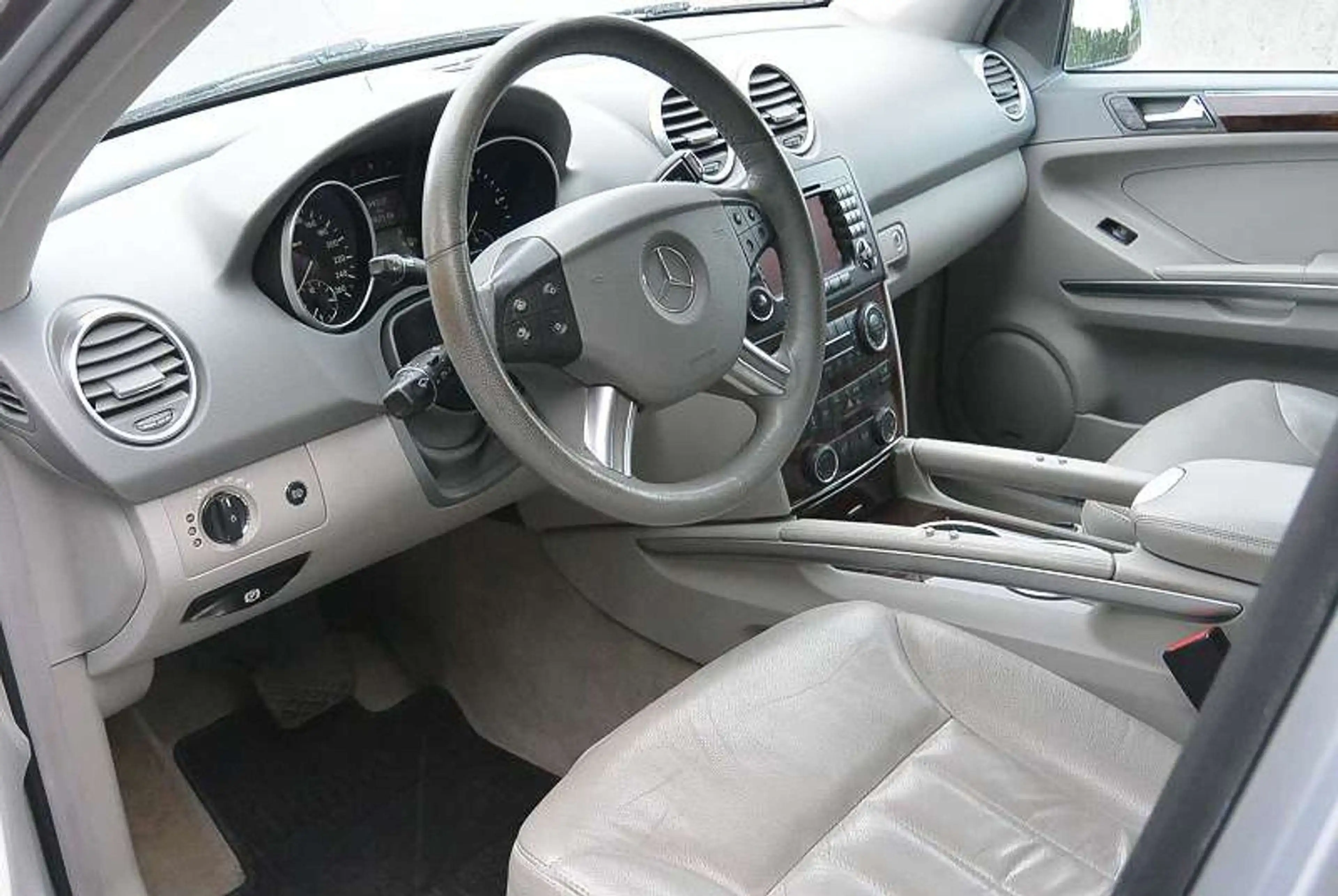 Mercedes-Benz ML 420 CDI 4MATIC Edition 10 Aut. DPF — photo 8
