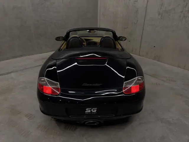 Porsche Boxster view 8