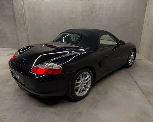 Porsche Boxster view 12