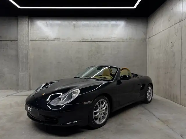 Porsche Boxster view 4