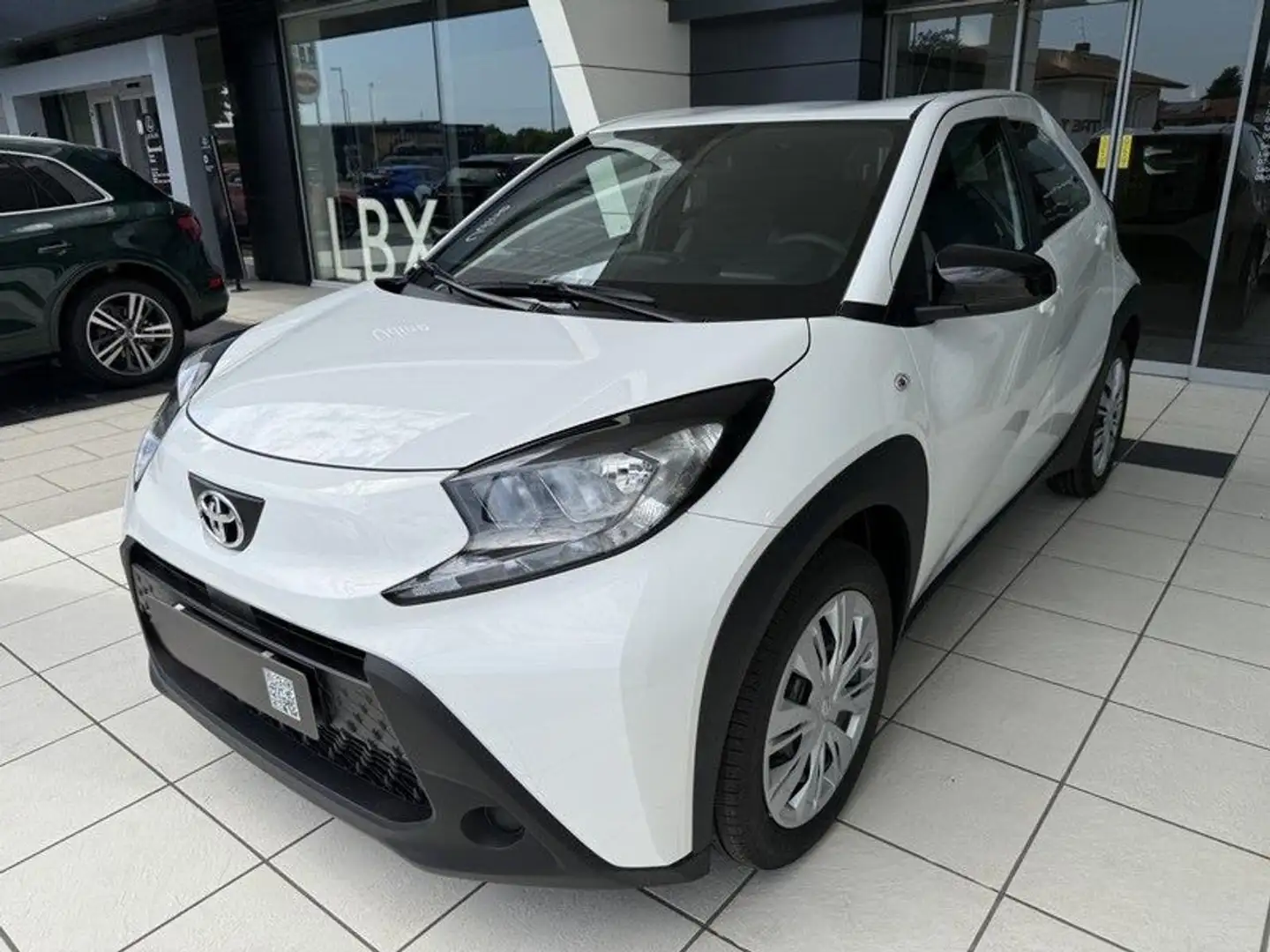 Toyota Aygo X 1.0 VVT-i 72 CV 5 porte Active S-CVT - 1