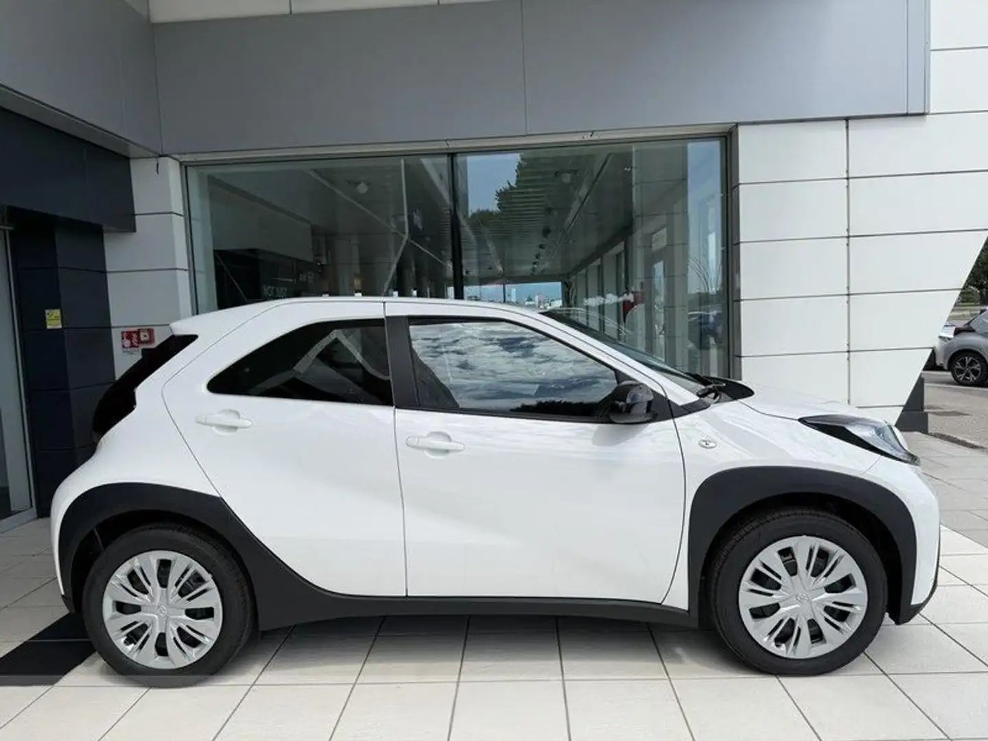 Toyota Aygo X 1.0 VVT-i 72 CV 5 porte Active S-CVT - 2