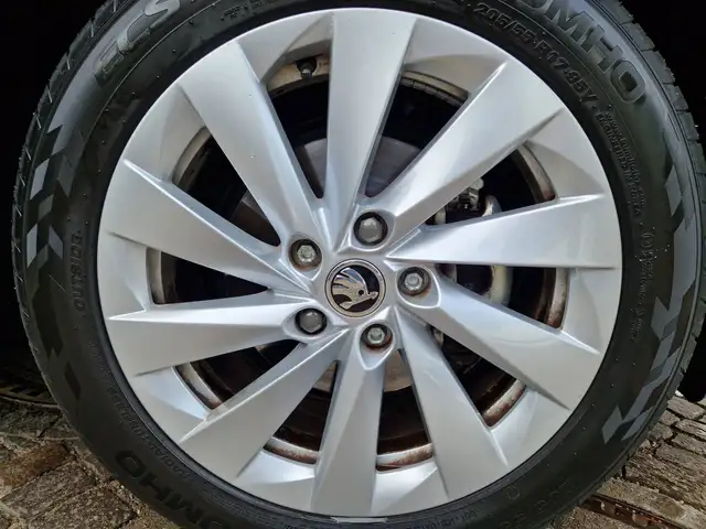 Skoda Octavia view 7