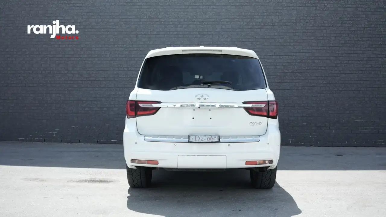 Infiniti QX80 снимка Infiniti QX80
