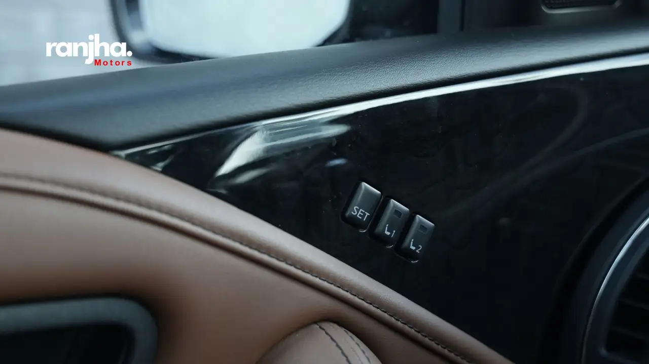 Infiniti QX80 снимка Infiniti QX80