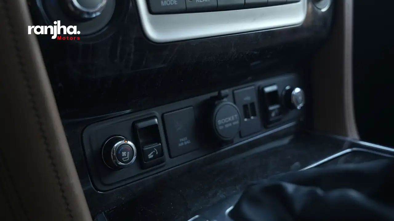Infiniti QX80 снимка Infiniti QX80