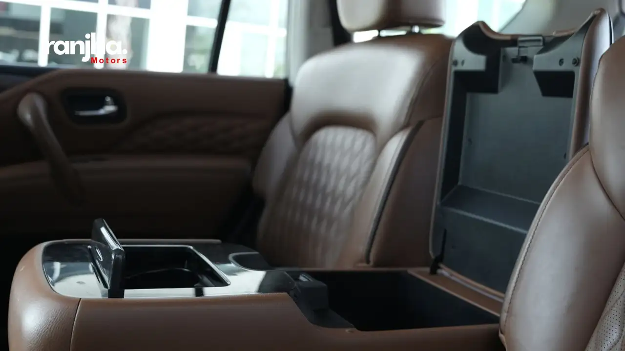 Infiniti QX80 снимка Infiniti QX80