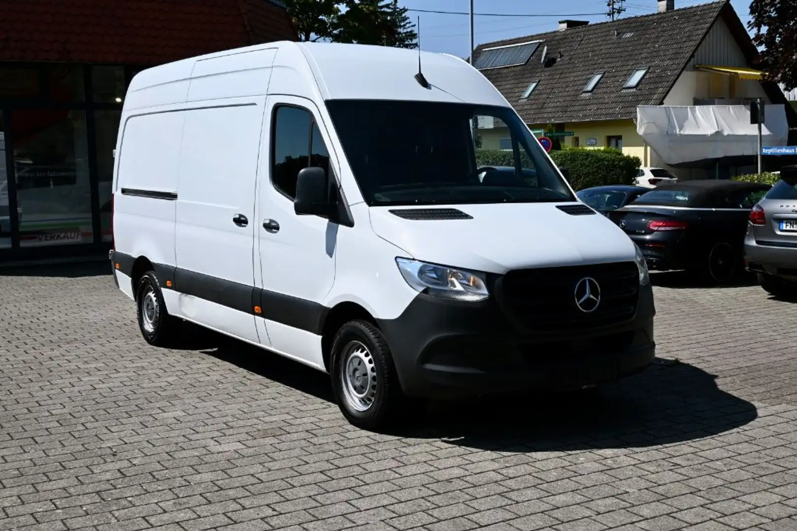 Mercedes-Benz Sprinter 316 CDI Standard *LEDER/MBUX/AHK* Wit - 1