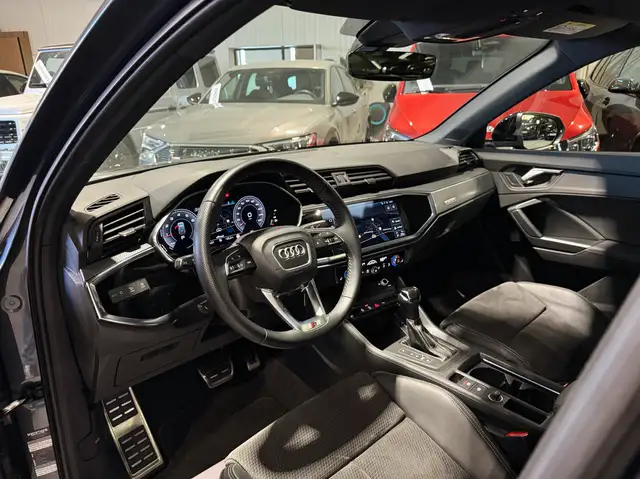 Audi Q3 view 2
