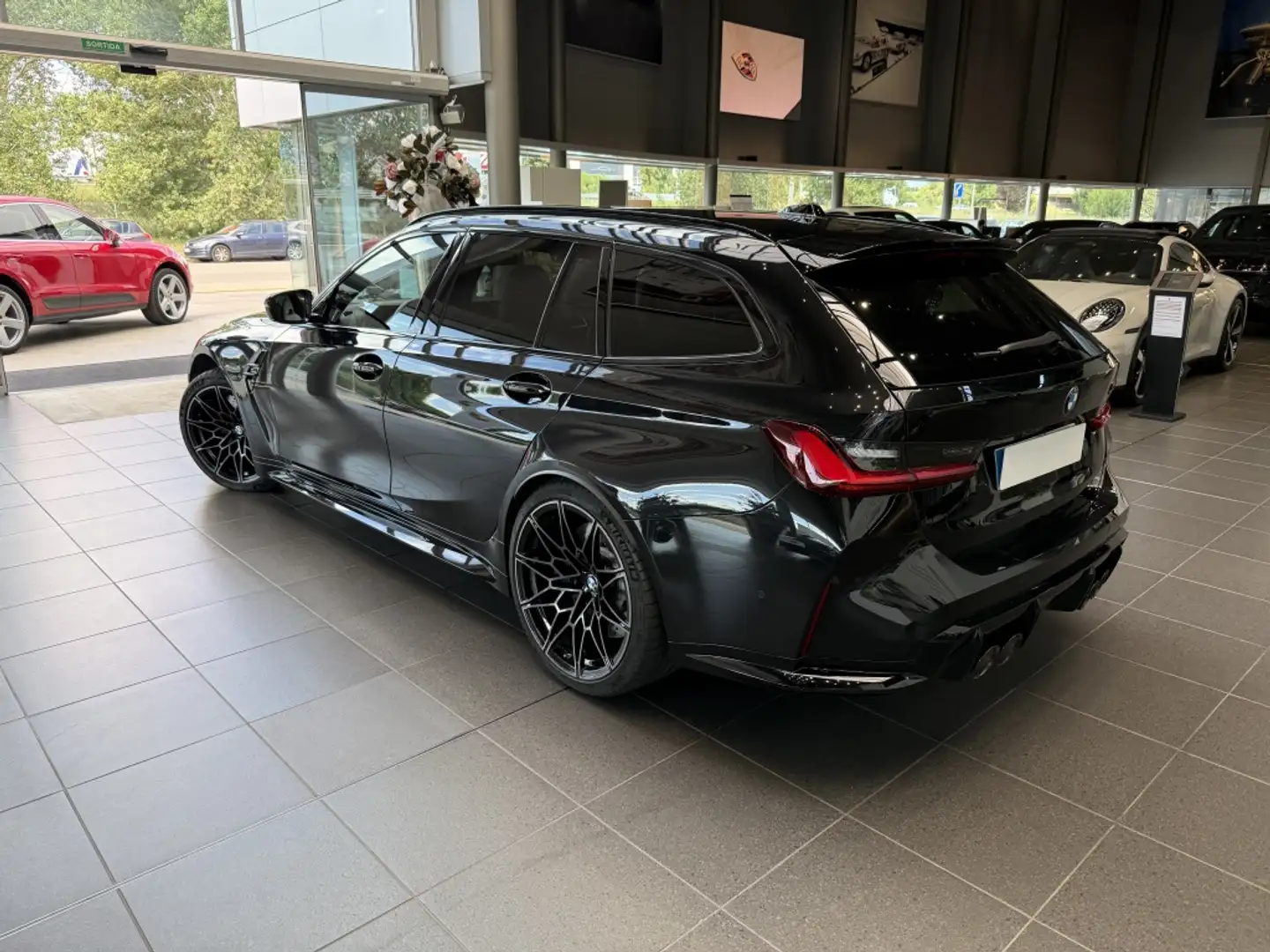 BMW M3 Competition Touring MxDrive Negro - 2