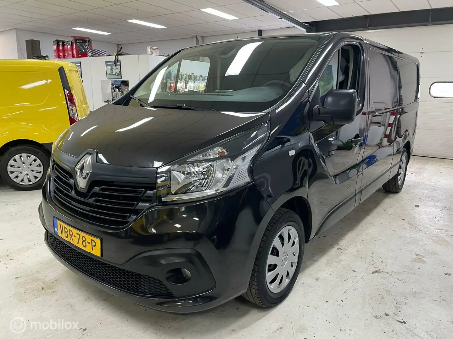 Renault Trafic bestel 1.6 dCi T29 L2H1 Comfort Energy Zwart - 2