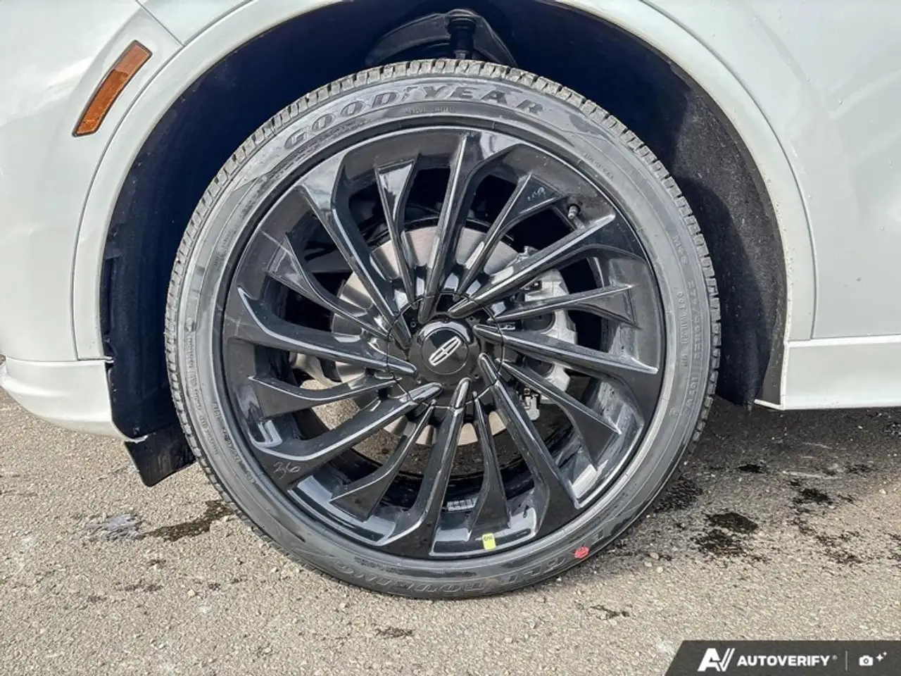 Lincoln Aviator снимка Lincoln Aviator