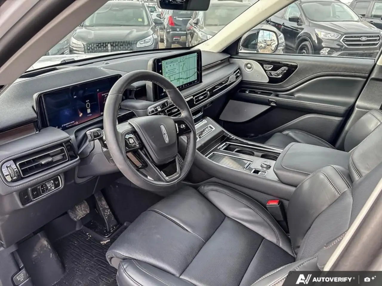 Lincoln Aviator снимка Lincoln Aviator