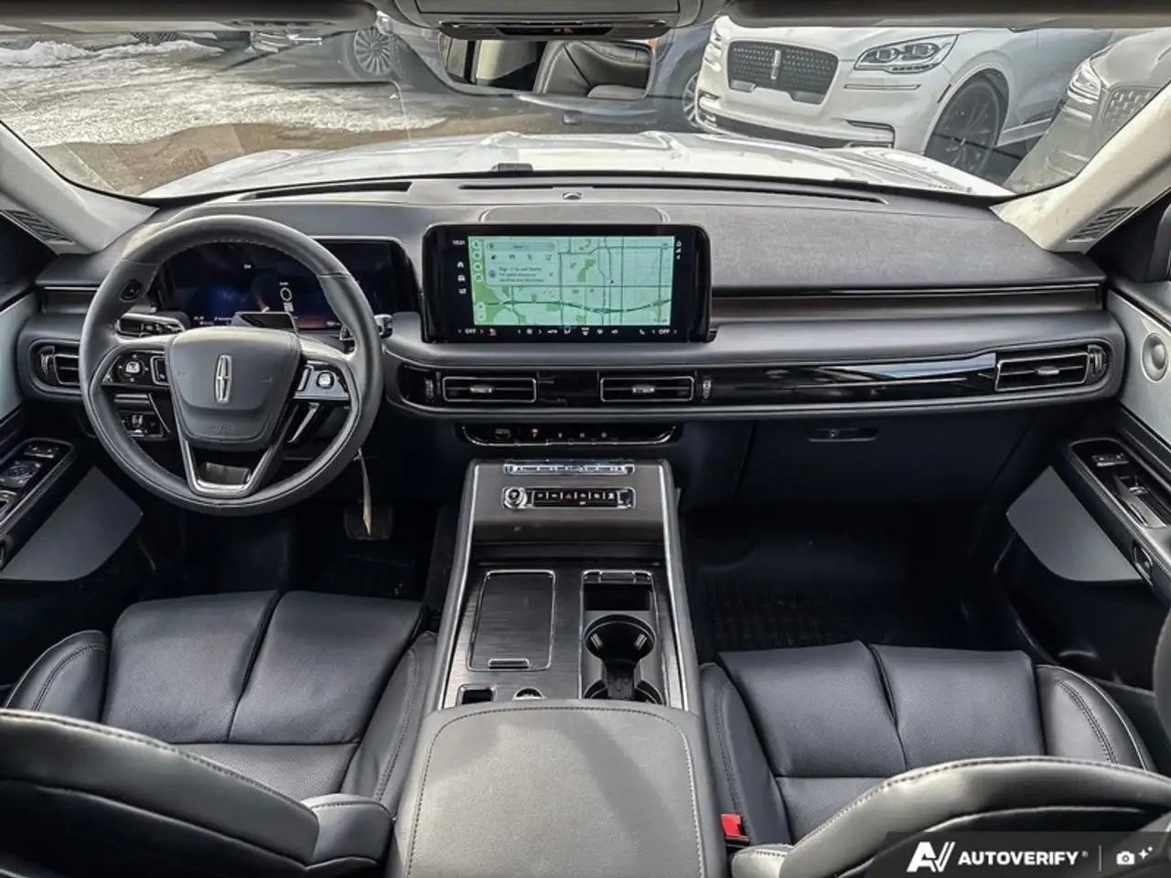 Lincoln Aviator снимка Lincoln Aviator