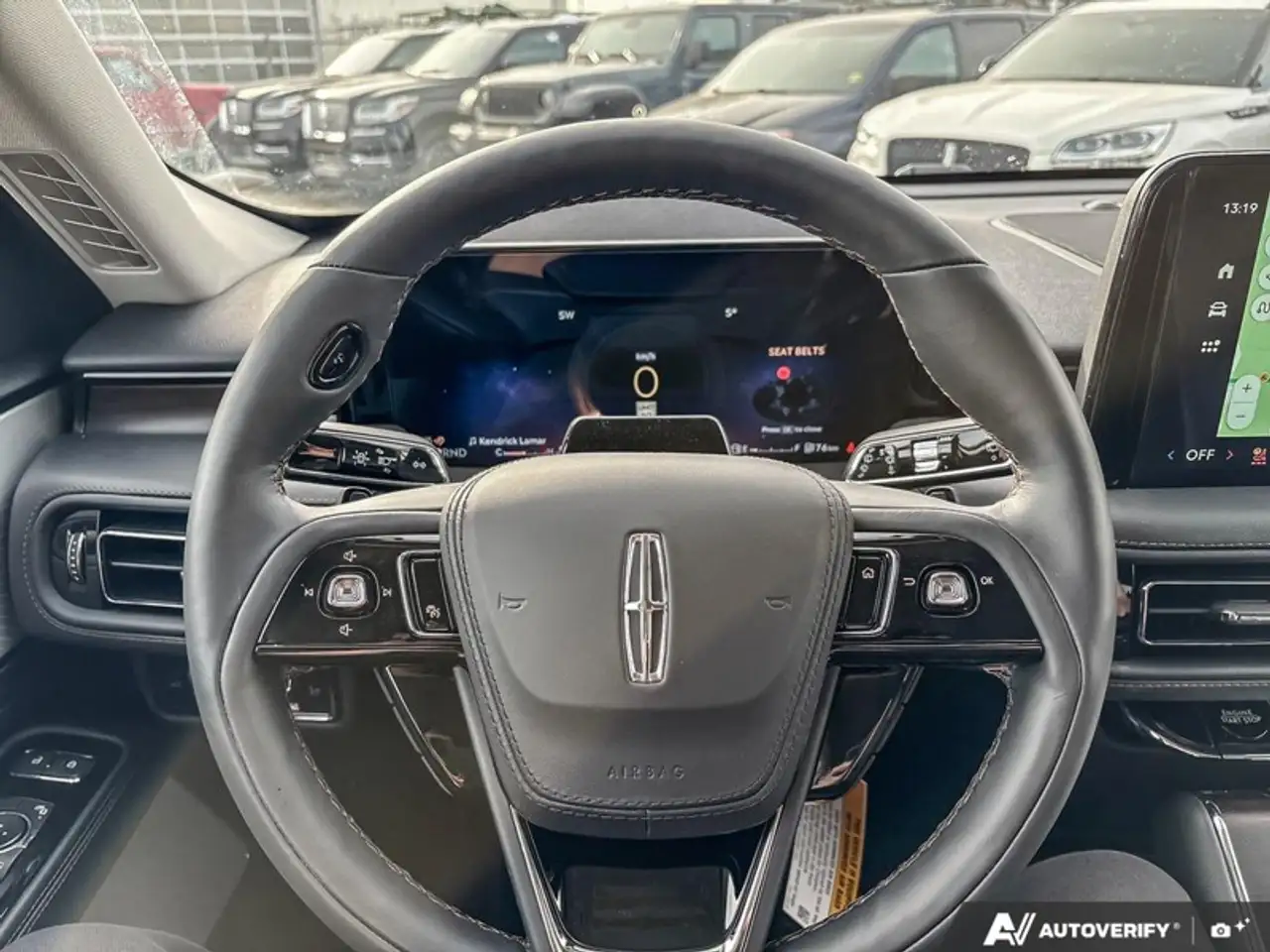 Lincoln Aviator снимка Lincoln Aviator