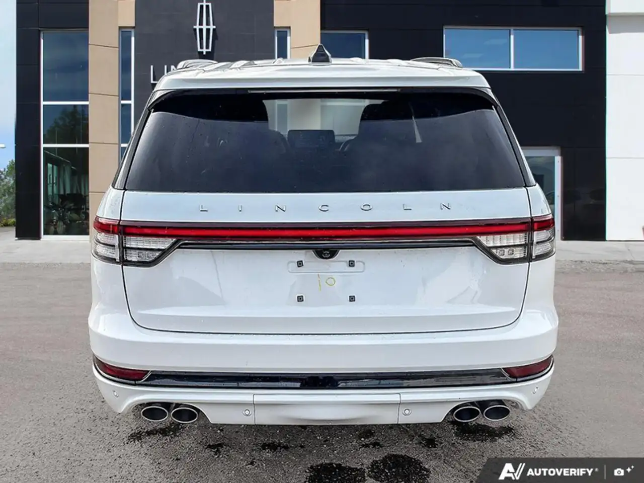 Lincoln Aviator снимка Lincoln Aviator