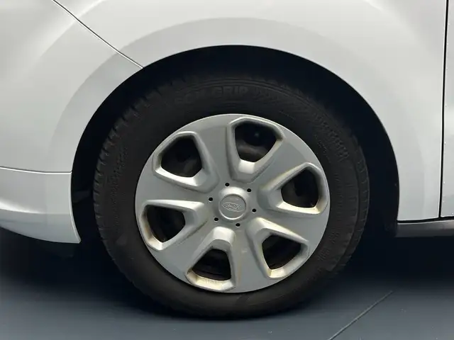 Ford Tourneo Courier view 9