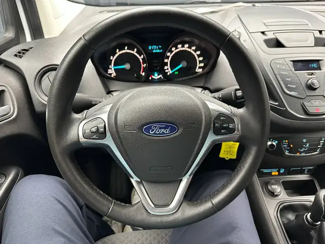 Ford Tourneo Courier view 16