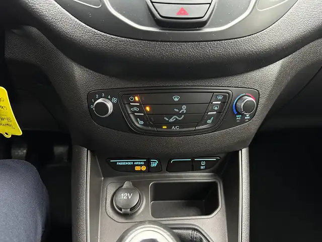 Ford Tourneo Courier view 19
