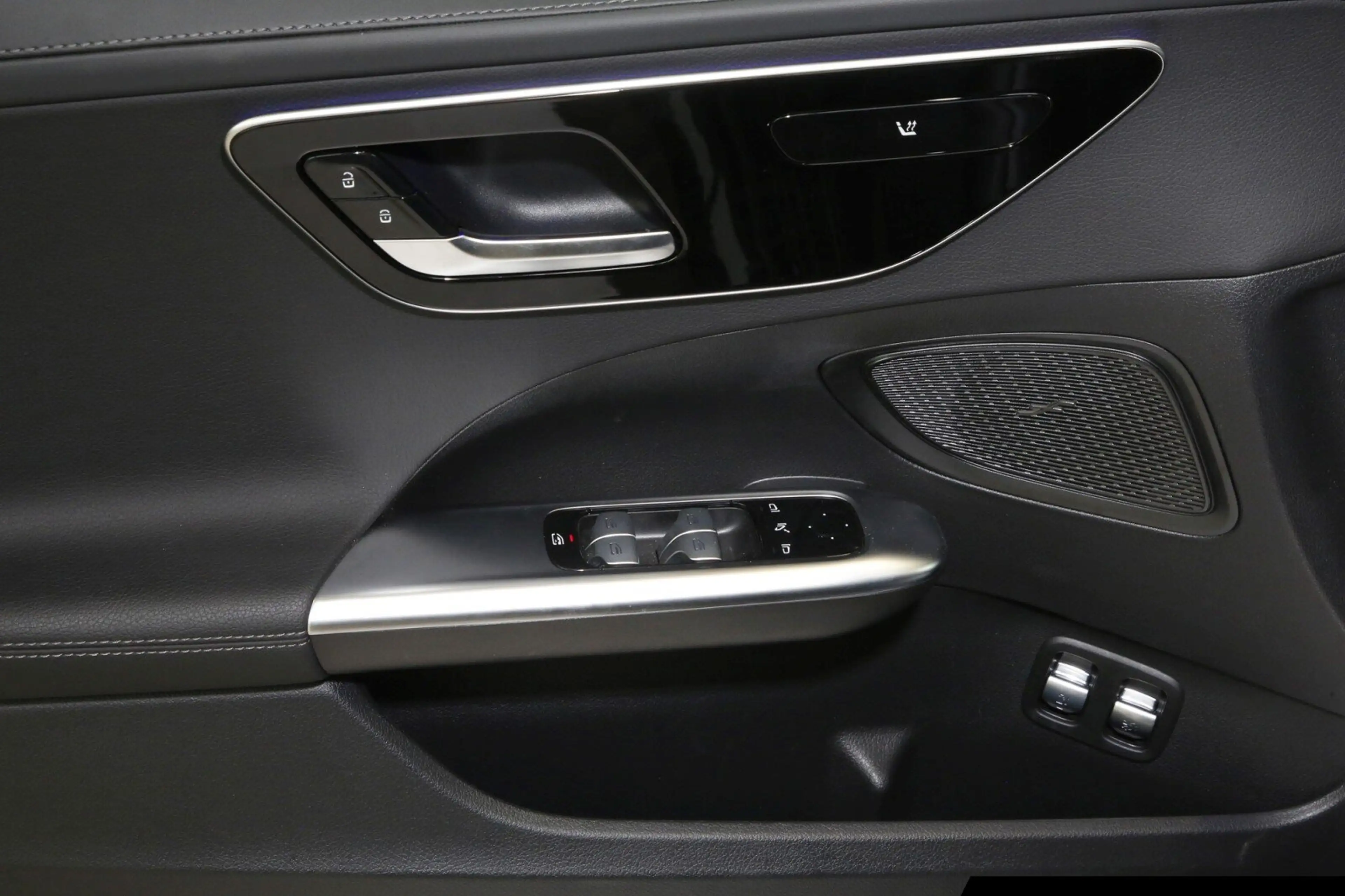 Mercedes-Benz C 300 C 300 e T AMG/LED/Totw./Night/Winterpaket/ — photo 14