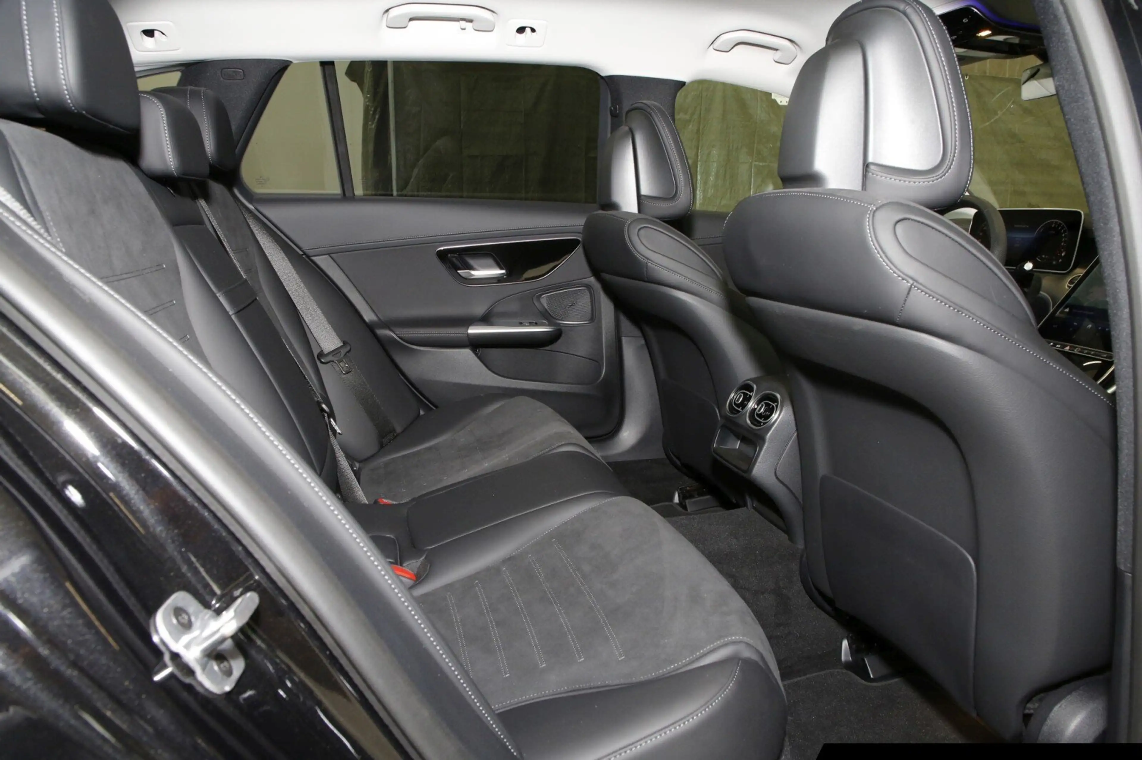 Mercedes-Benz C 300 C 300 e T AMG/LED/Totw./Night/Winterpaket/ — photo 9