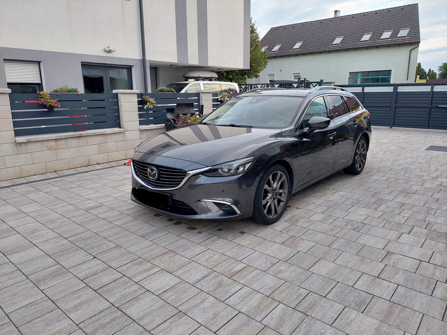 Mazda 6 Mazda 6 Sport Combi Nakama Intens Grau - 1