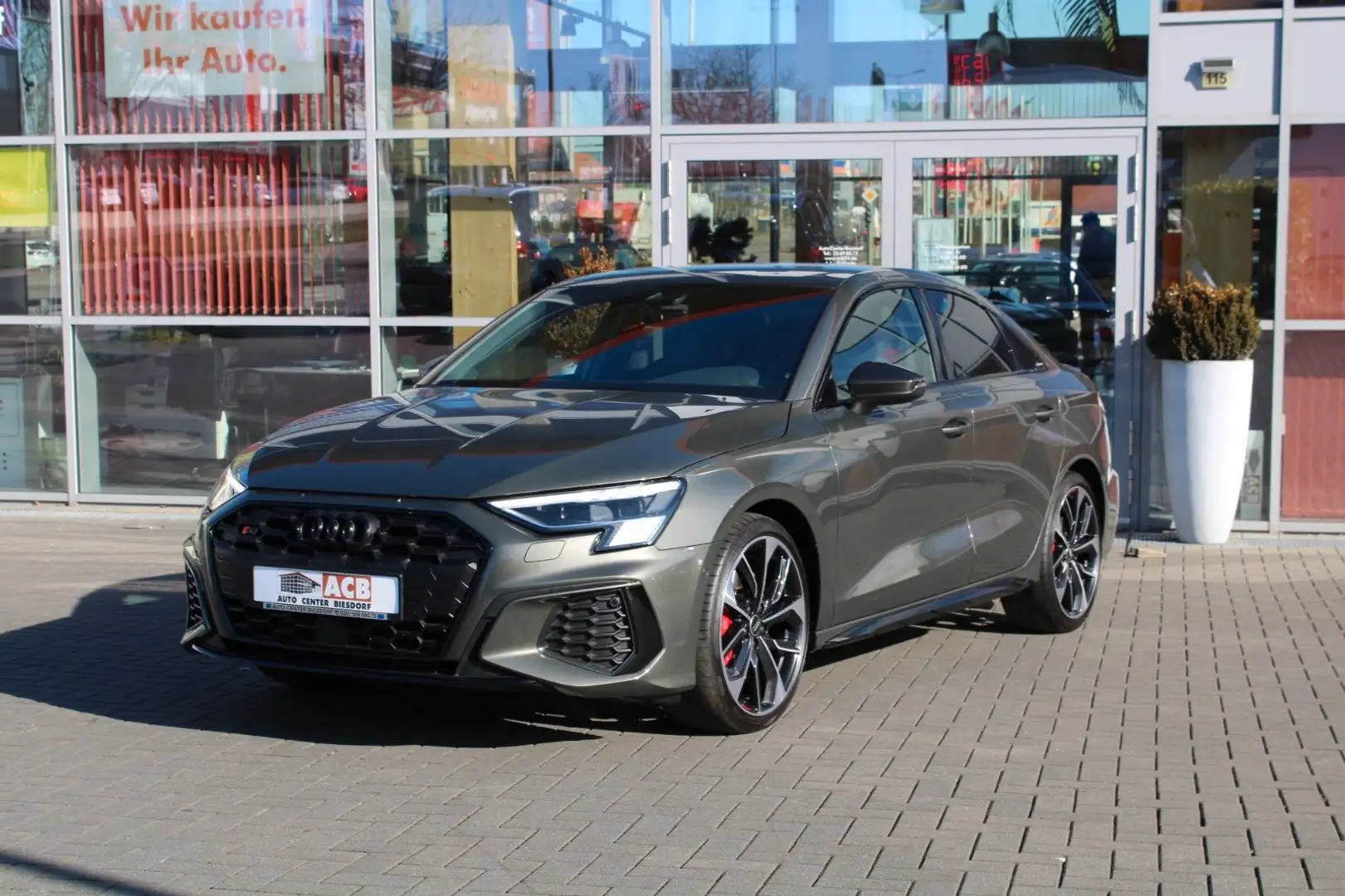Audi S3 Limo qu. Stylepaket Carbon ACC B&O Memory RFK Grün - 2