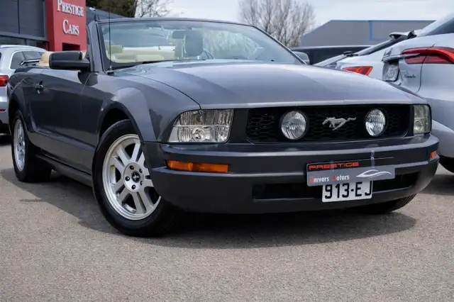 Ford Mustang 4.0 V6 210