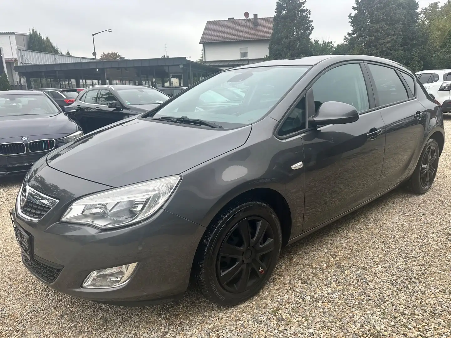 Opel Astra J Lim. 5-trg. Design Edition KLIMA*SHZ*EU5 Grau - 2