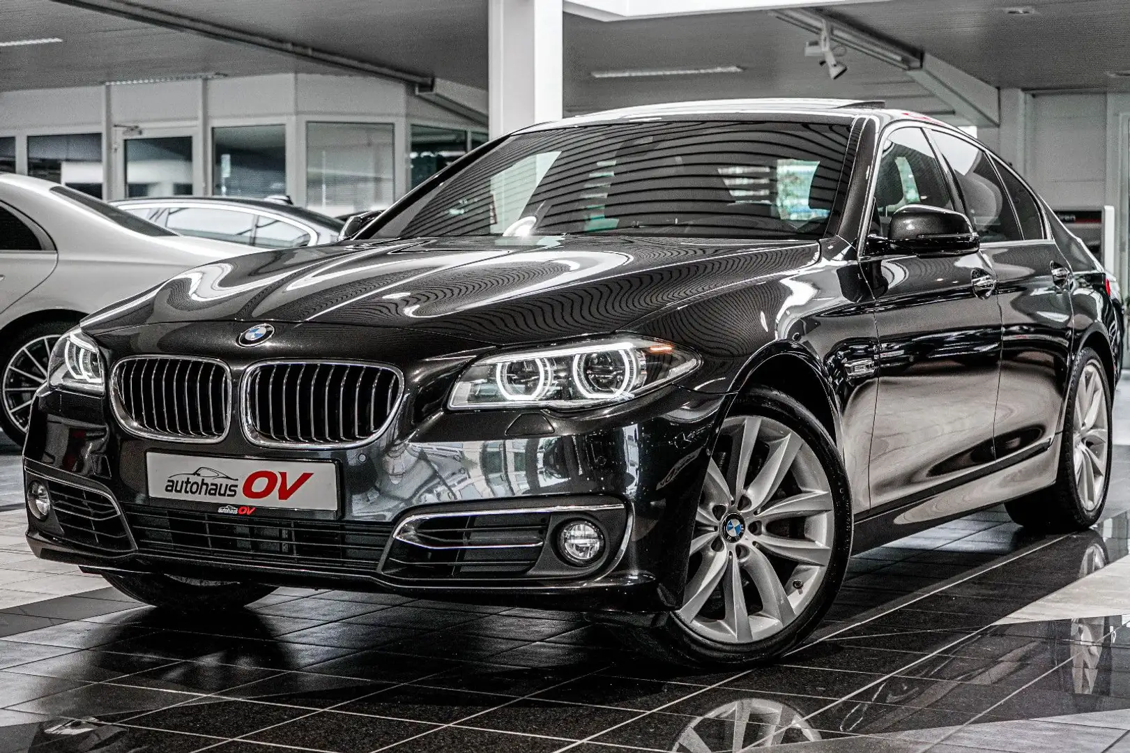 BMW 530 d xDrive*Individual*3xTV*360*ACC*HUD*Soft*LED Grau - 1