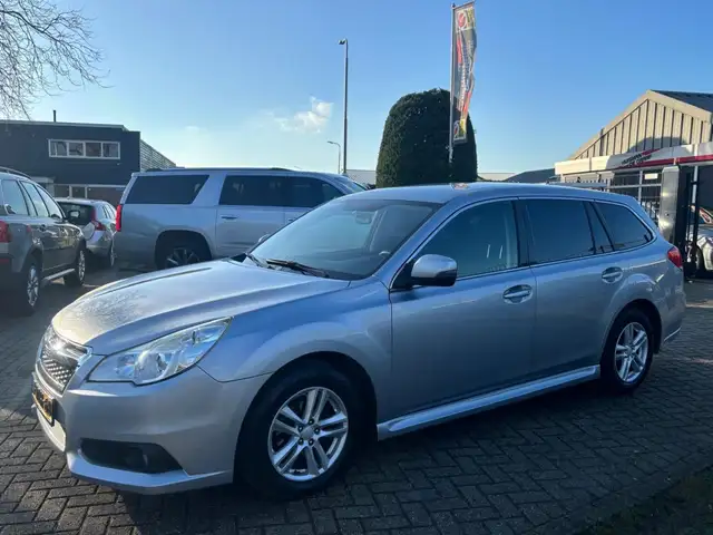 Subaru Legacy view 4