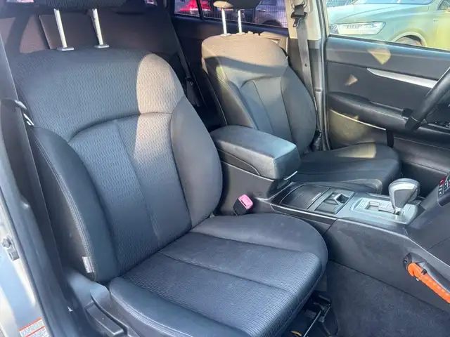Subaru Legacy view 11