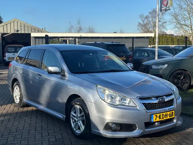 Subaru Legacy view 3