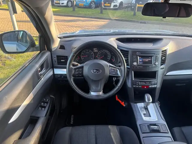 Subaru Legacy view 9
