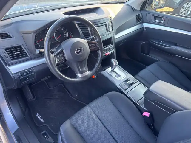 Subaru Legacy view 12