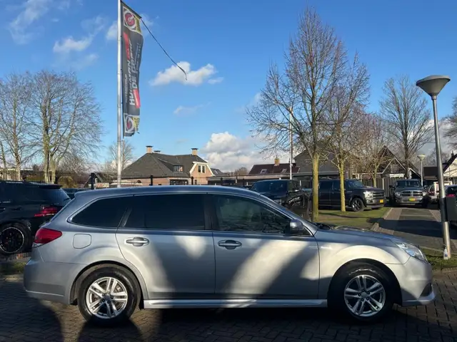 Subaru Legacy view 5