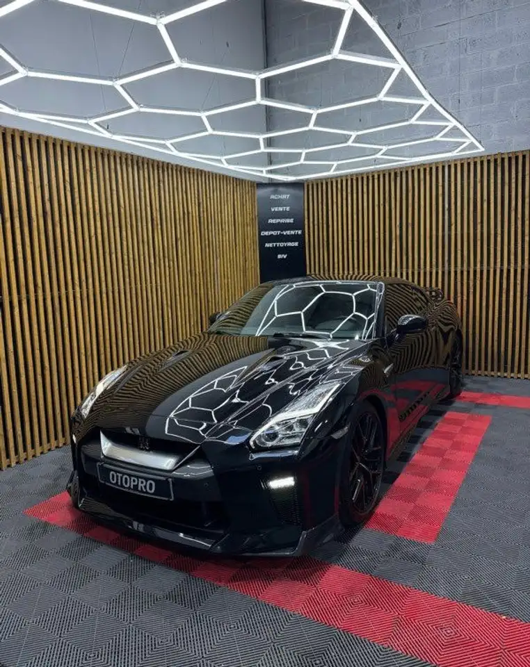 Nissan GT-R