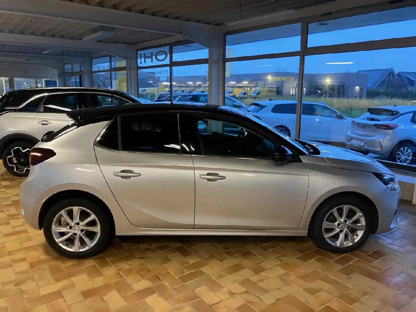 Opel Corsa Elegance Silber - 2
