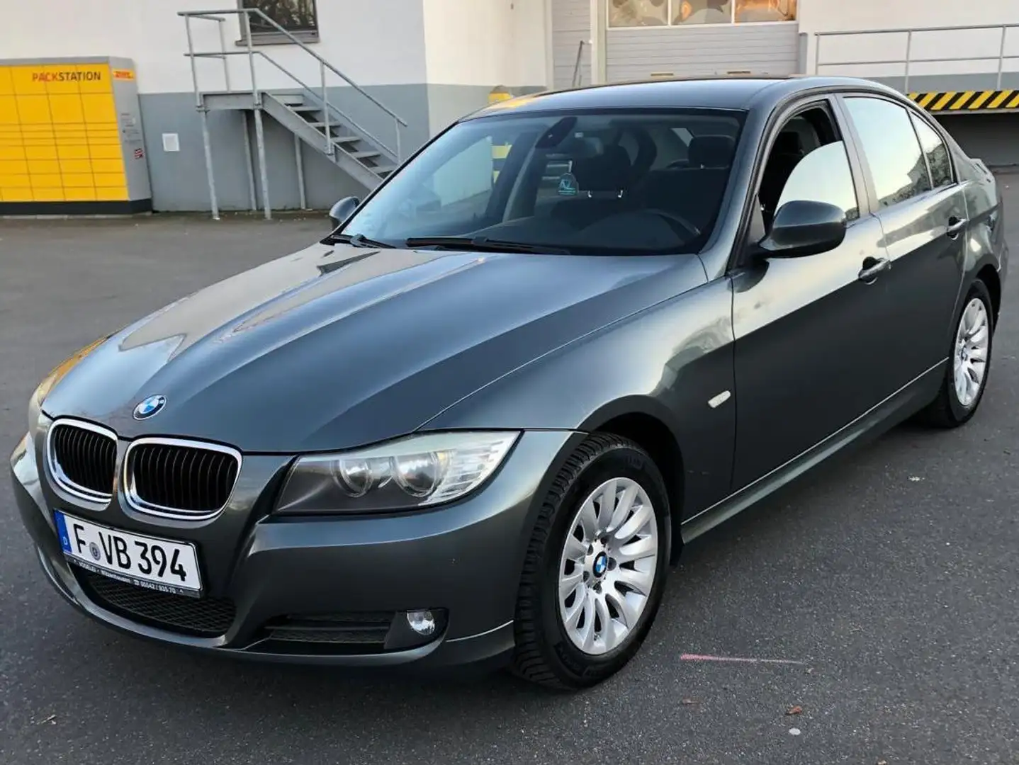 BMW 318 3er 318i e90 Facelift Navi TOP ! Gri - 2