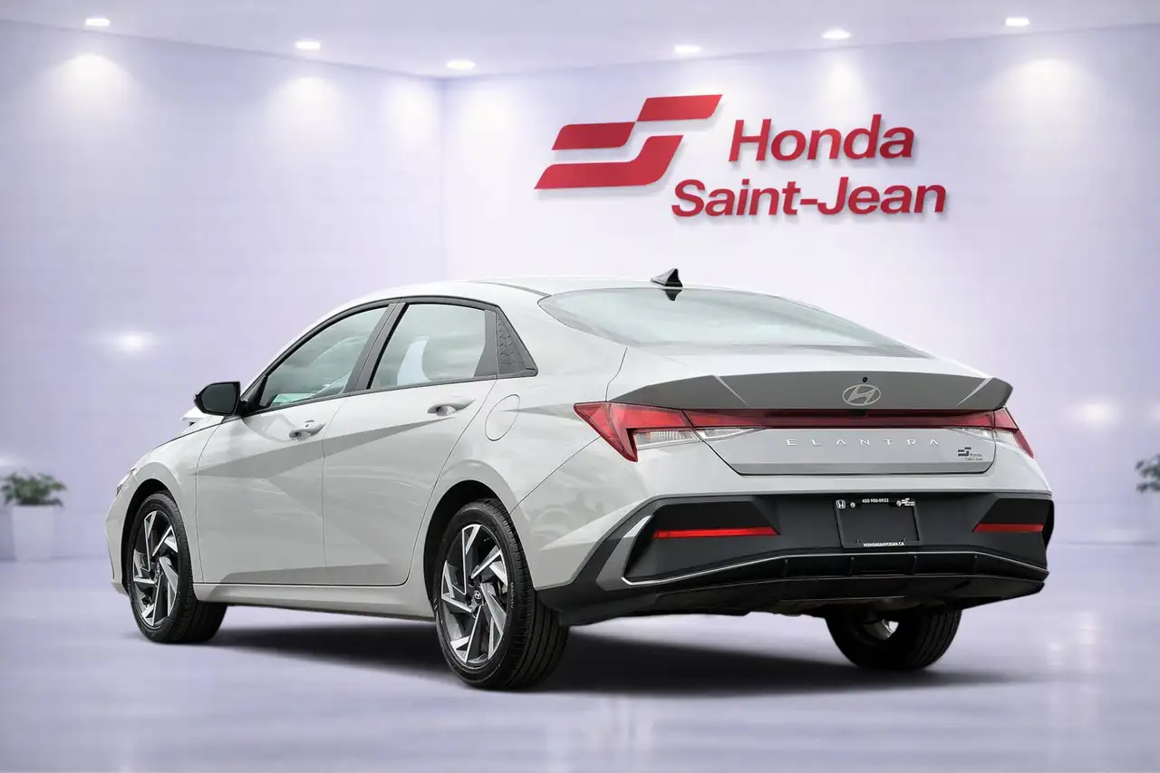 Hyundai ELANTRA снимка Hyundai ELANTRA