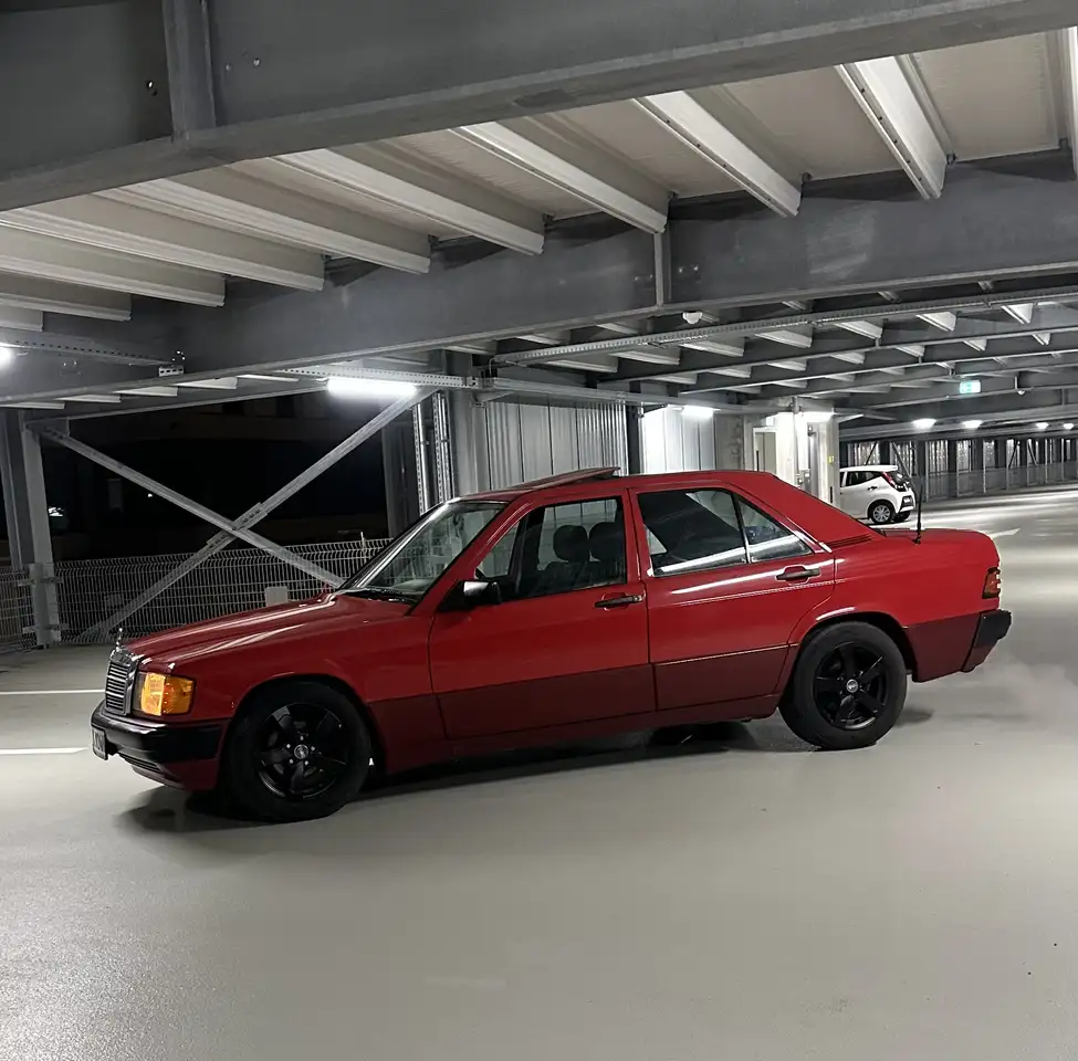 Mercedes-Benz 190 E, foto 2
