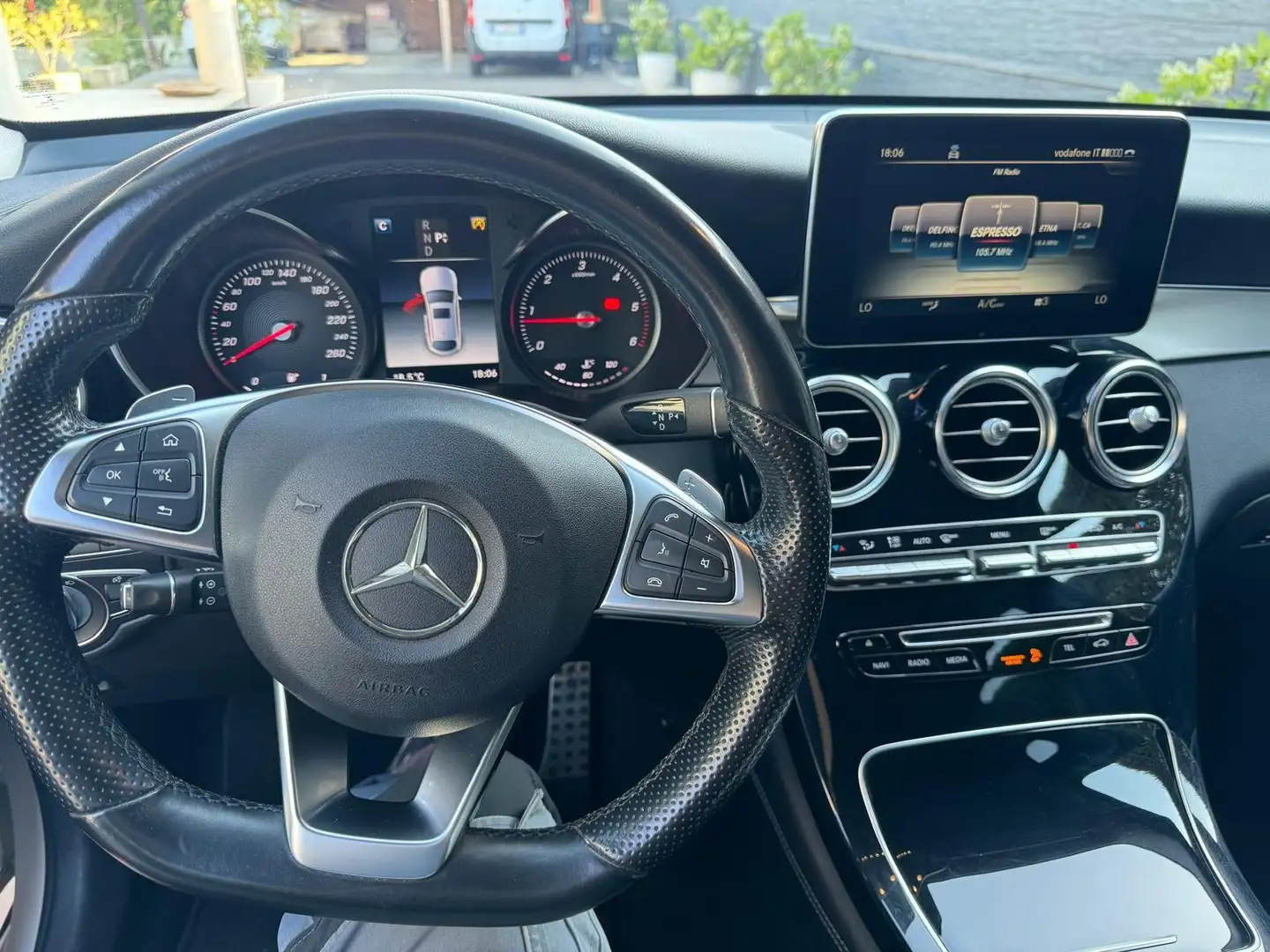 Mercedes-Benz 250 Coupé 4MATIC – Premium AMG Fehér - 2