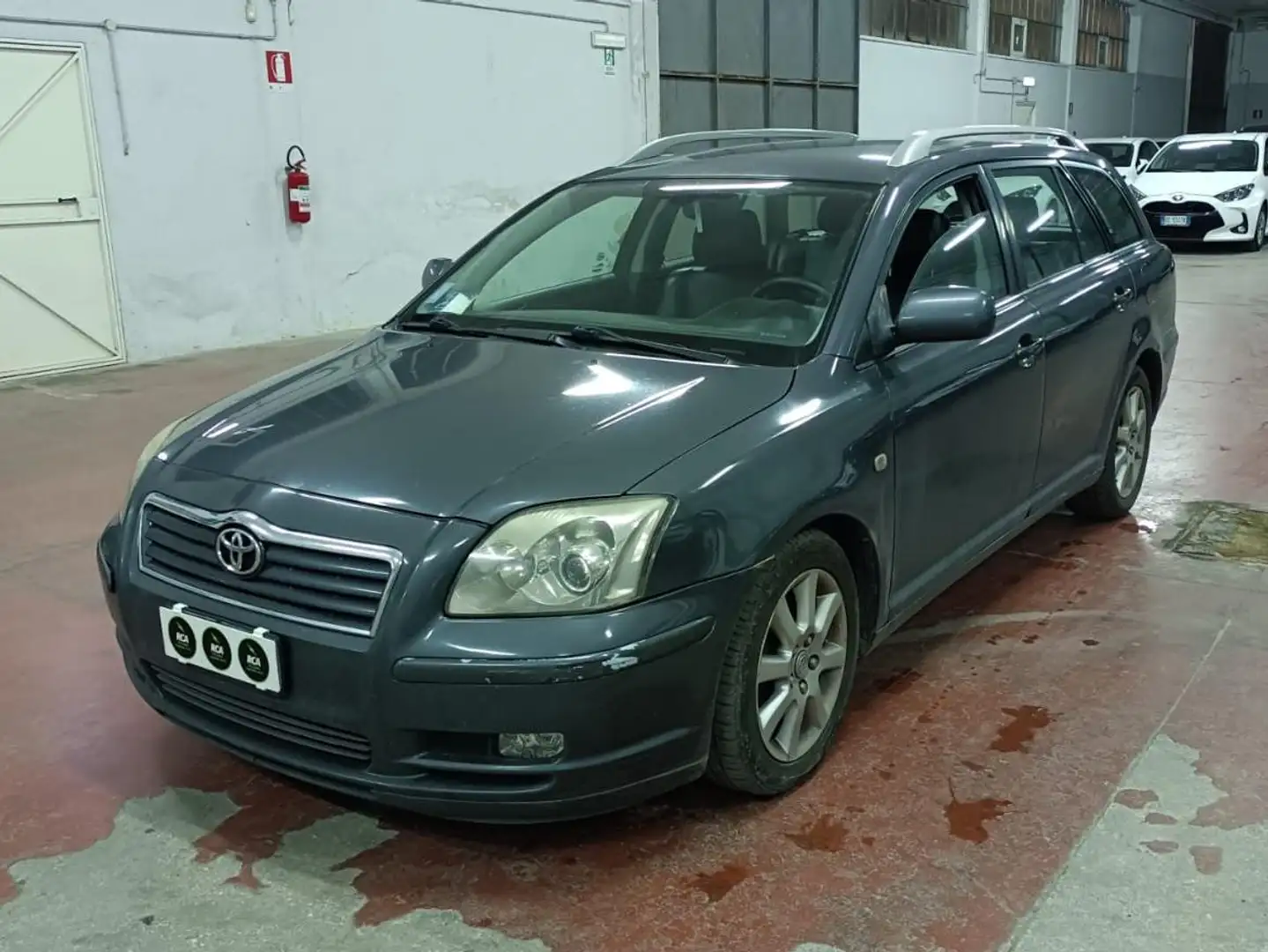 Toyota Avensis 2.0 TDI S.W. 150CV Grigio - 1