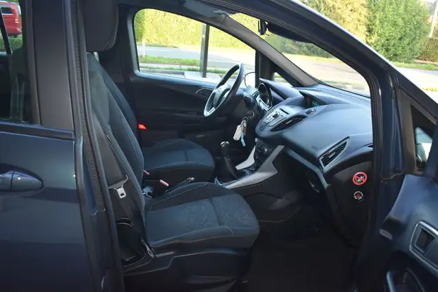 Ford B-Max view 13