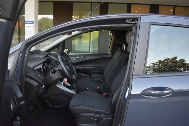 Ford B-Max view 11