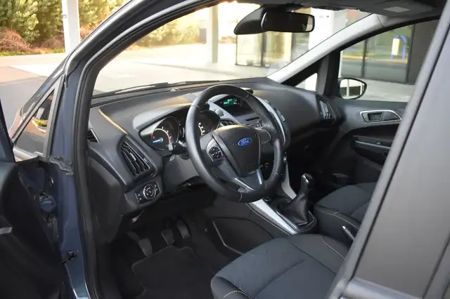 Ford B-Max view 9