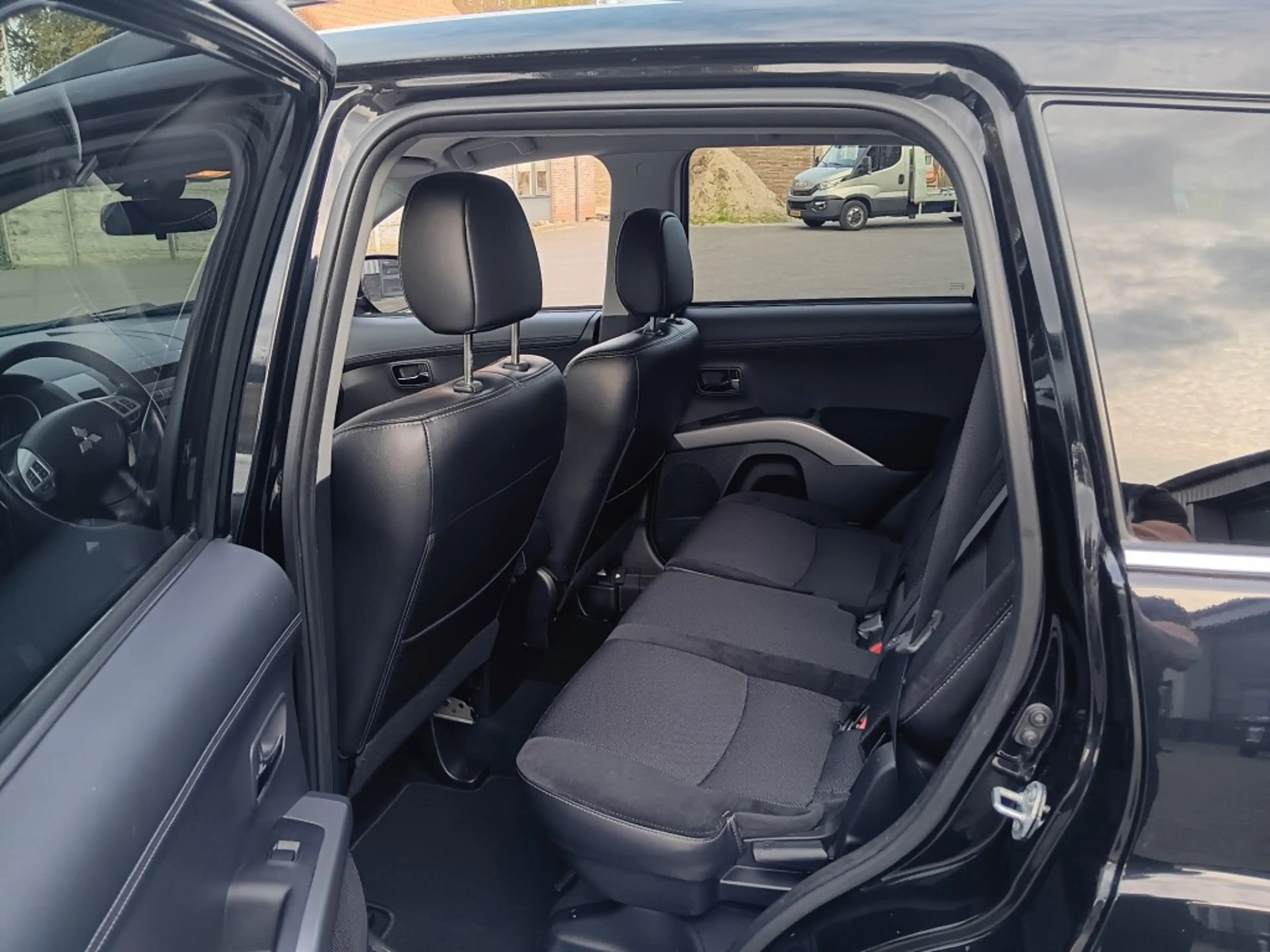 Mitsubishi Outlander 2.0 147pk Edition Two Clima/Cruise Control PDC Ac — photo 13