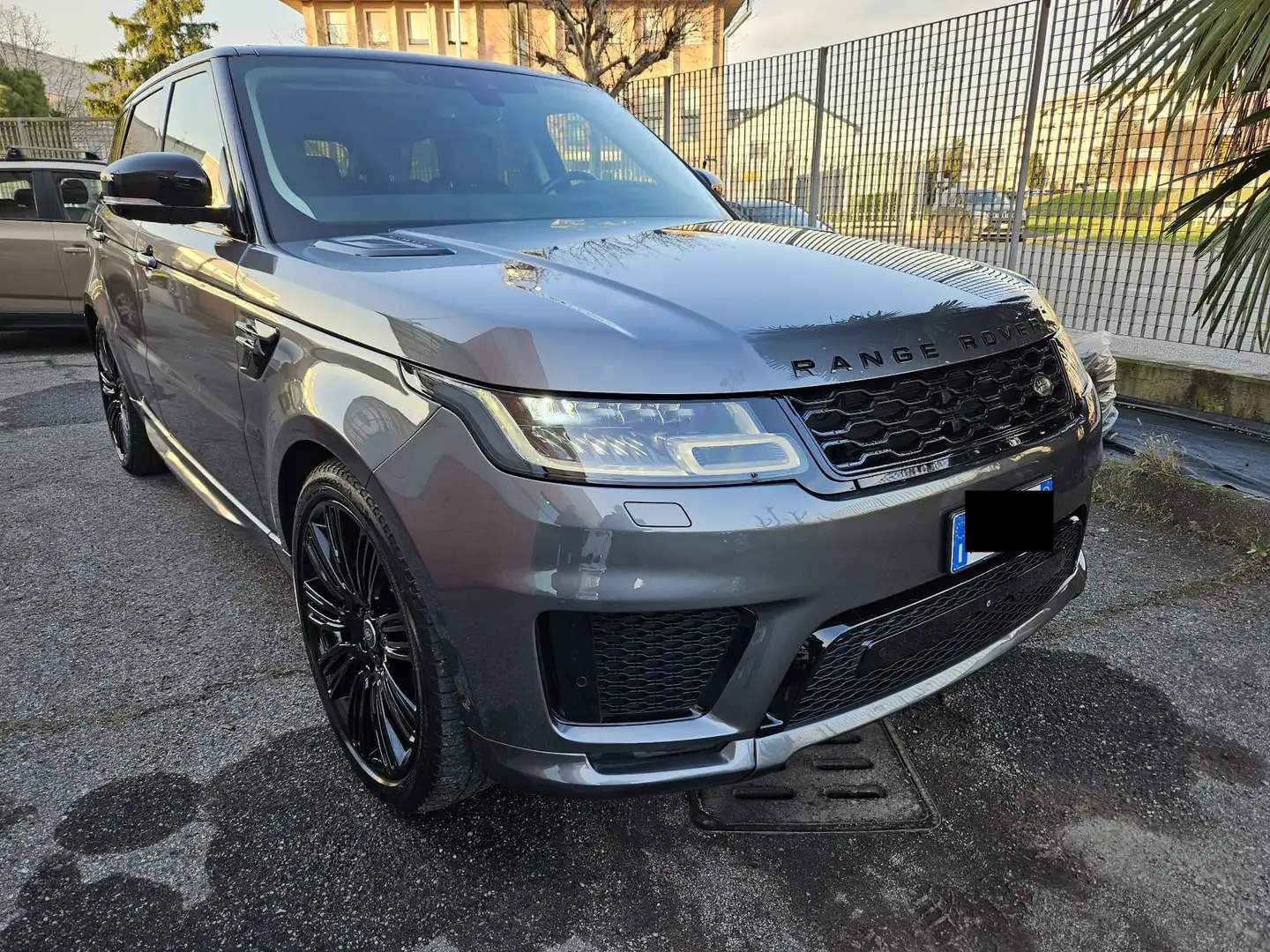 Land Rover Range Rover Sport Range Rover Sport 3.0 tdV6 HSE auto R-Dynamic Silber - 2
