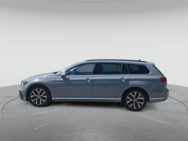 Volkswagen Passat view 6