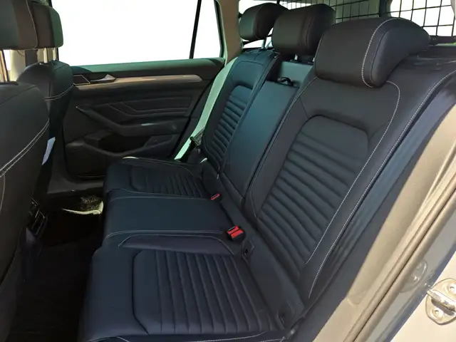 Volkswagen Passat view 10